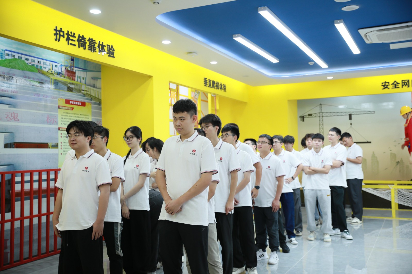 8T1A4693~1.jpg 8T1A4693~1.jpg